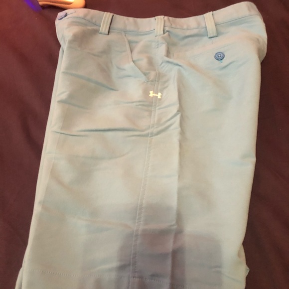 Under Armour Golf Shorts - Picture 2 of 4